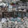 نحو 100 ألف طن من القمامة تتراكم قرب خيام النازحين وسط غزة