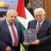 الرئيس عباس يتسلم مسودة الدستور المؤقت لدولة فلسطين