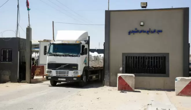 إغلاق شامل لمعابر غزة والضفة الغربية لدواعٍ أمنية "حتى إشعار آخر"