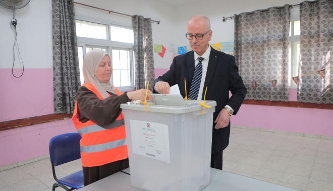 رامي الحمدالله رئيس لجنة الانتخابات المركزية