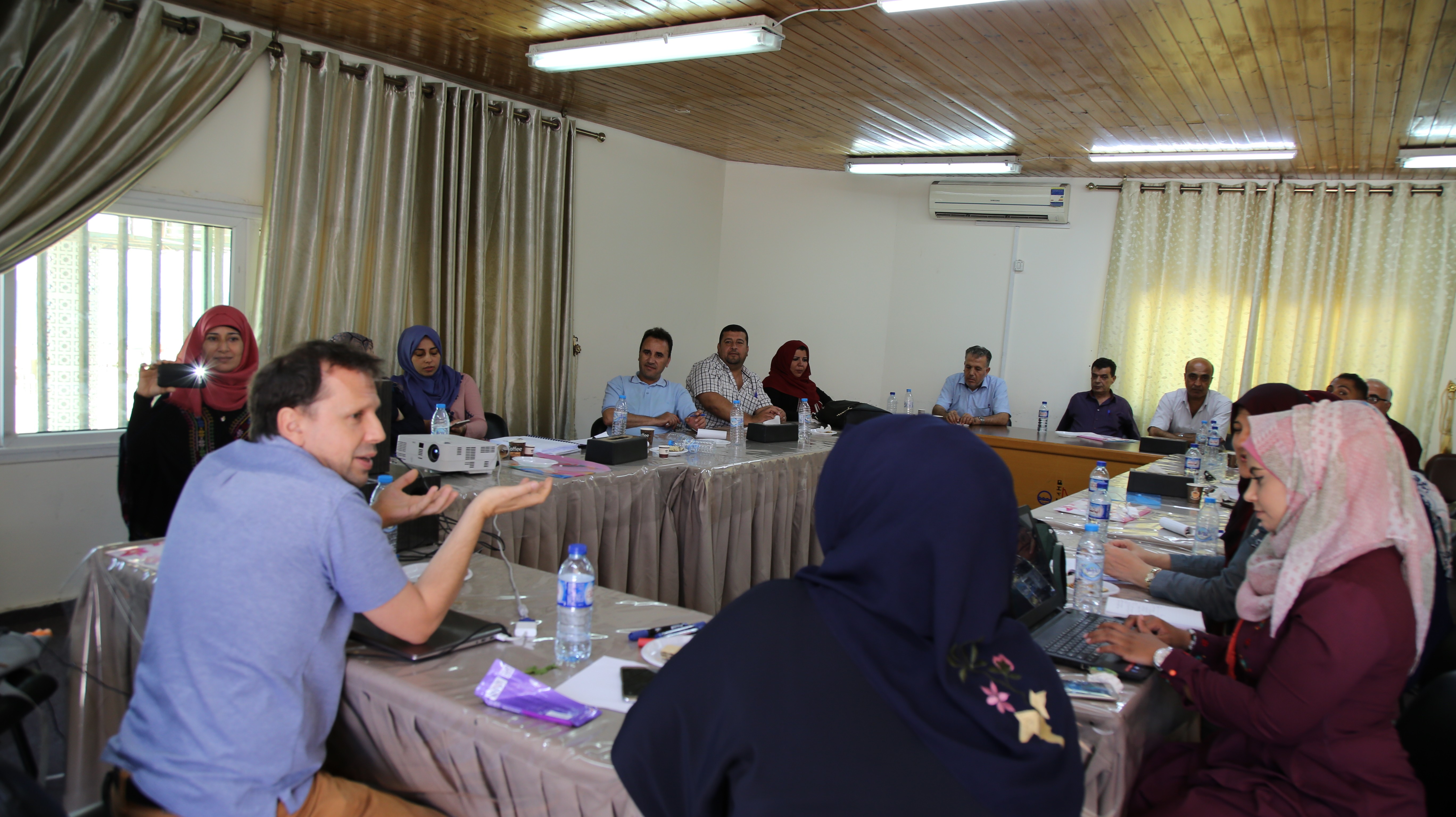 برنامج غزة الدورة التدريبية الثالثة بعنوان النموذج الاستراتيجي في العلاج الأسري -1.JPG