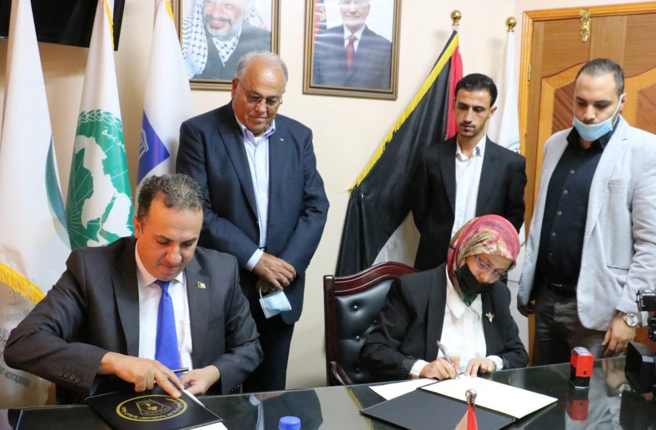 اتفاقية لتنفيذ مشروع العلاج بالموسيقى في غزة.jpg