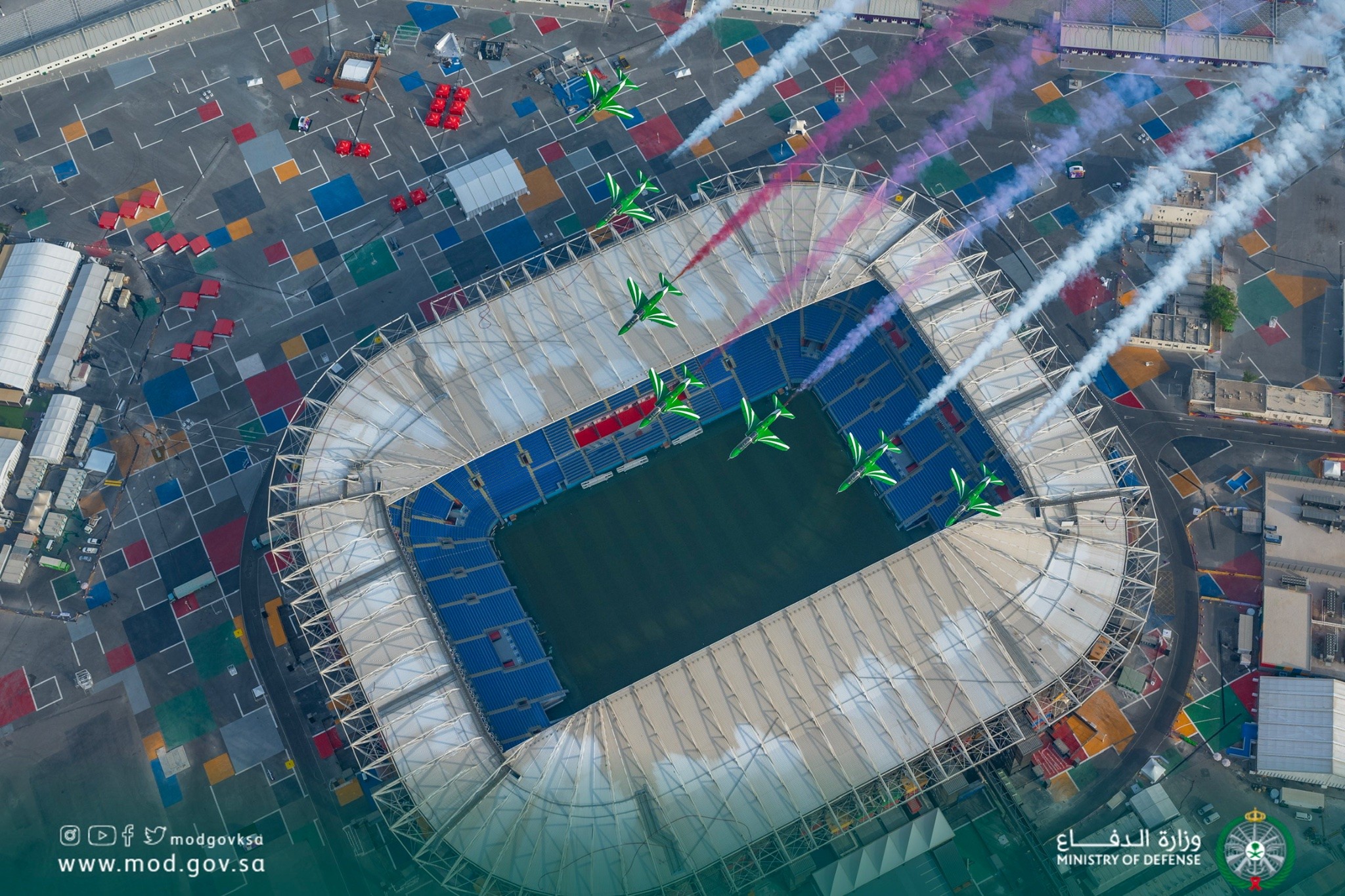 عرض جوي فوق استاد المباراة الافتتاحية لمونديال قطر 20222.jpg