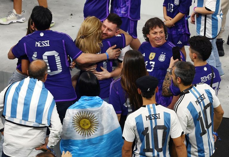 124-030235-messi-family-world-cup-2022-scenes-4.jpeg