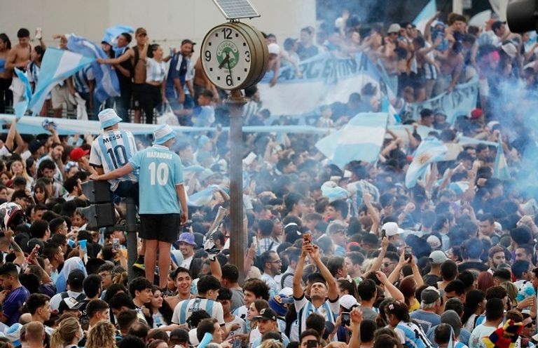 192-112442-argentina-fans-world-cup-final-4.jpeg