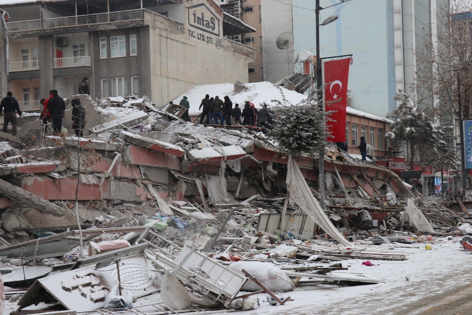 زلزال-تركيا.jpg