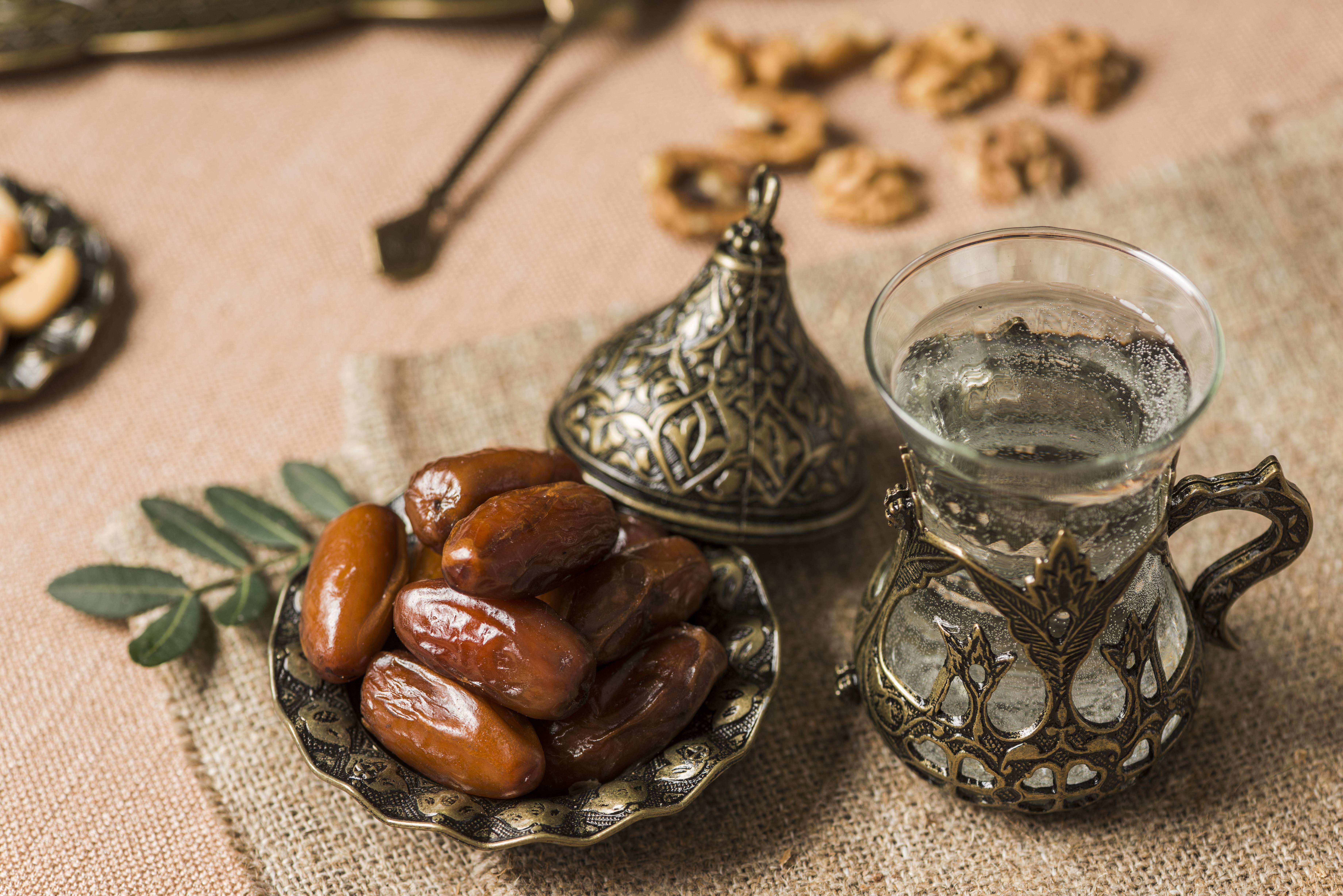 arabic-food-concept-ramadan.jpg
