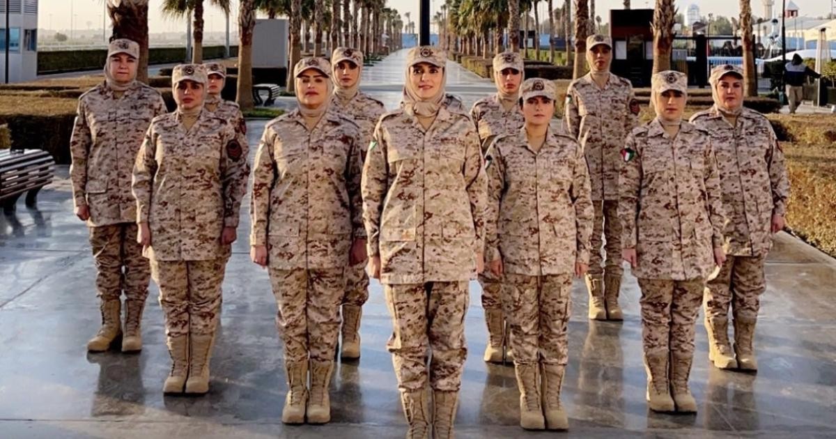 النساء في الجيش الكويتي.jpg