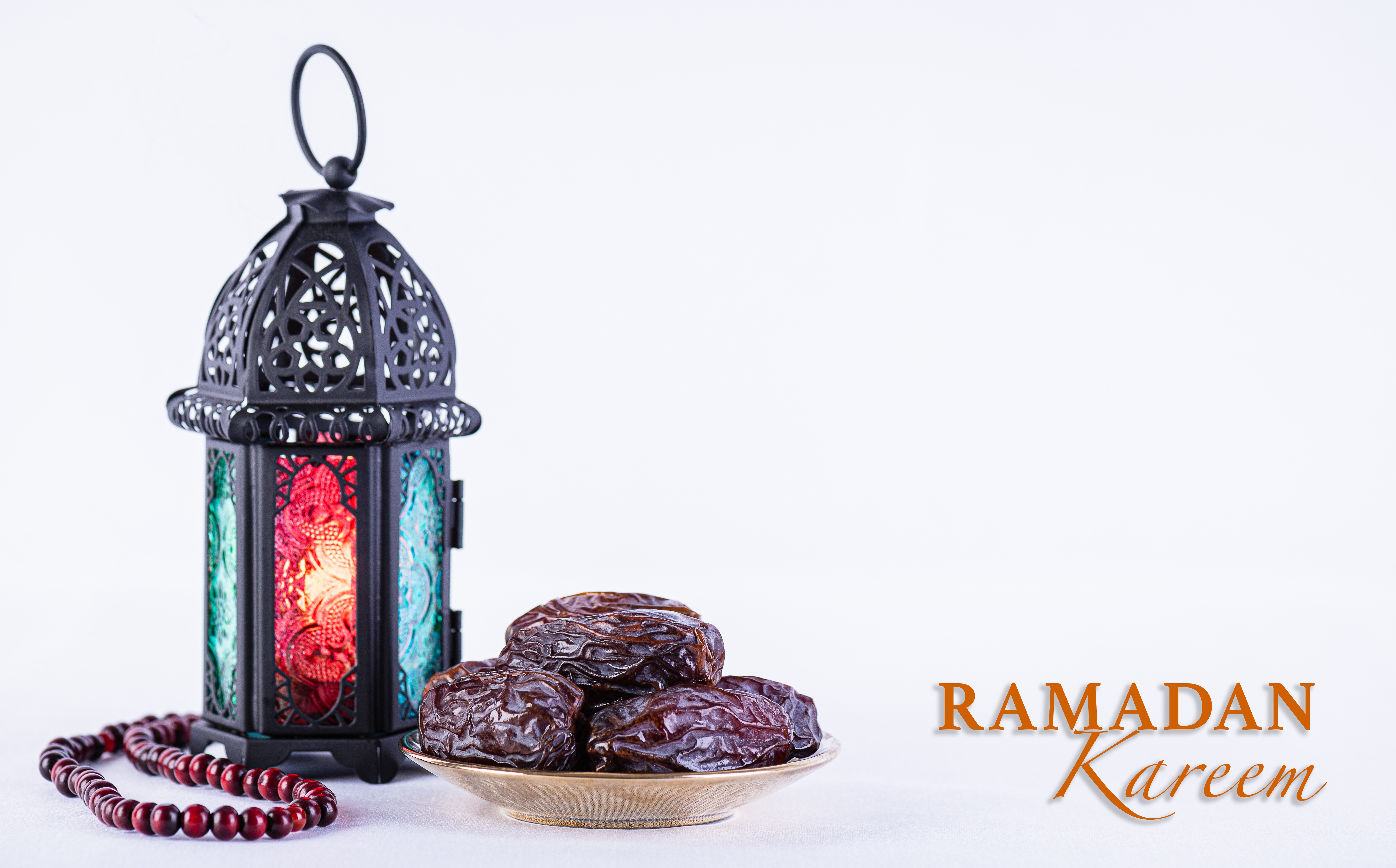 ramadan-food-drinks-concept-ramadan-arabian-lamp-wood-rosary-dates-fruit.jpg