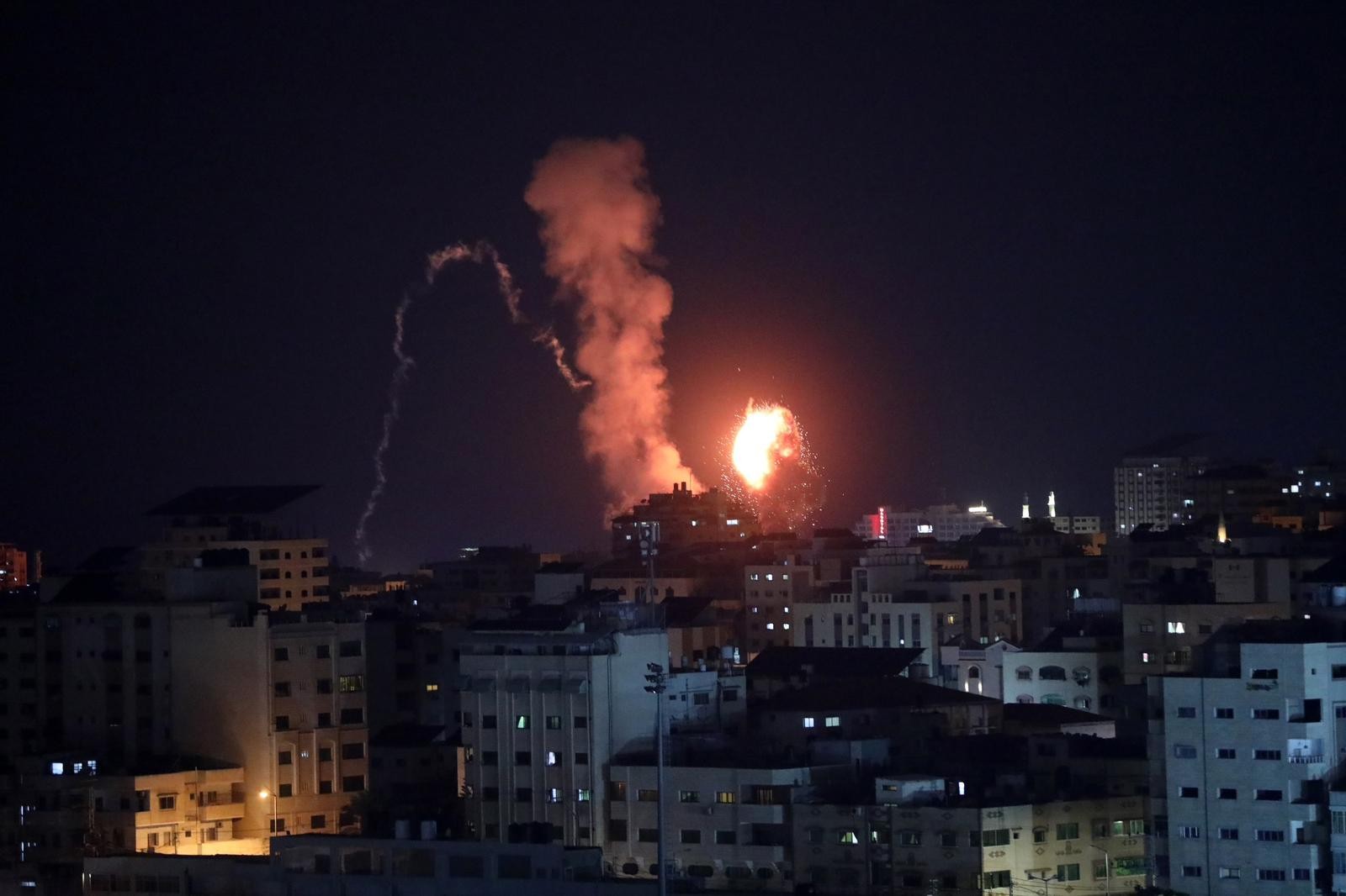 قصف غزة الآن.jpeg