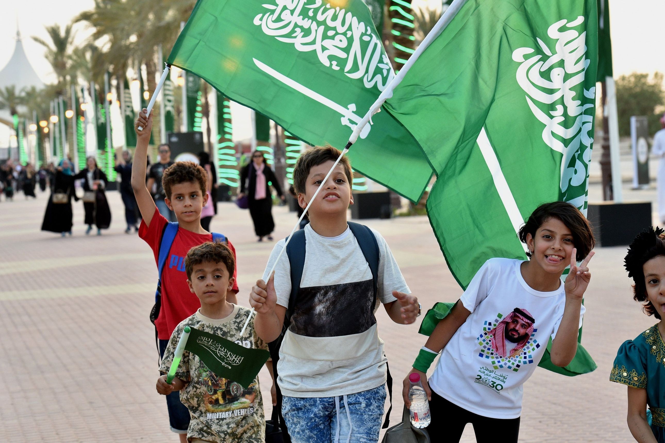 Саудовская аравия дети. Народности Саудовской Аравии. Национальный день Саудовской Аравии. Национальные праздники королевства Саудовская Аравия. Маршал Саудовской Аравии.