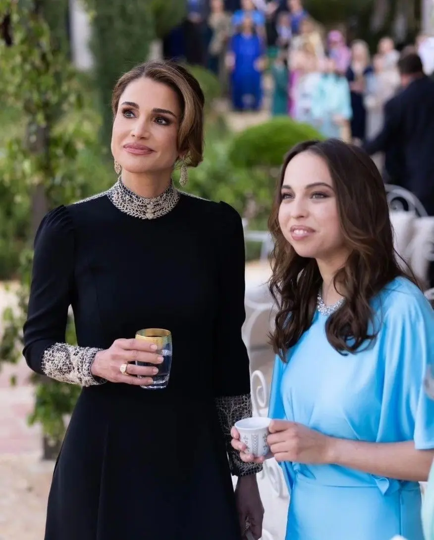 Queen Rania and Princess Salma.webp