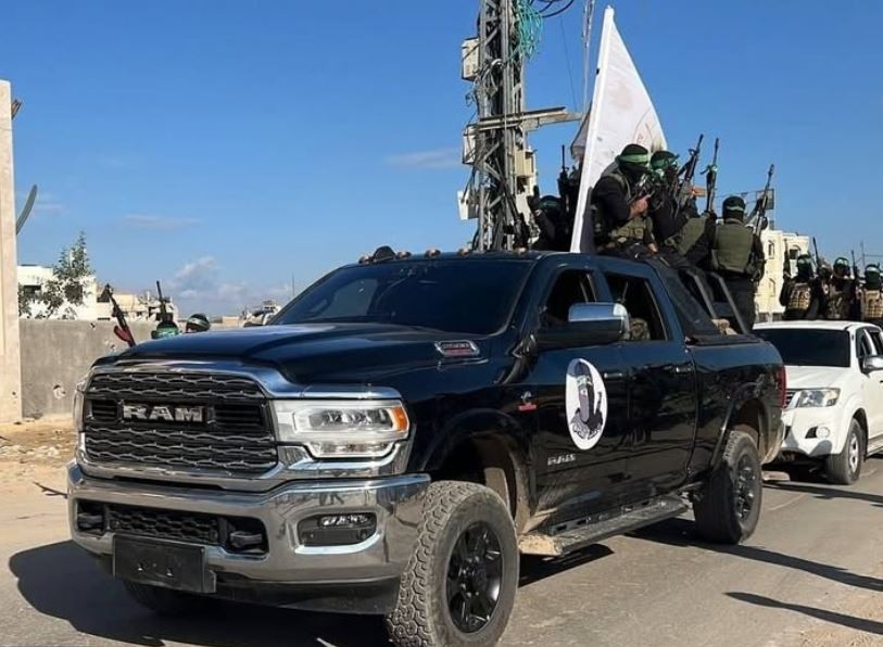 مركبة إسرائيلية تم الاستيلاء عليها يوم 7 أكتوبر.JPG