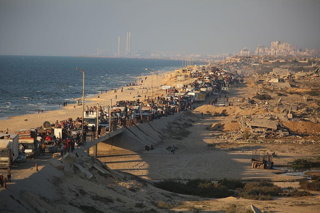 غزة - 62 شهيدا والجيش الإسرائيلي يكثف هجماته العسكرية