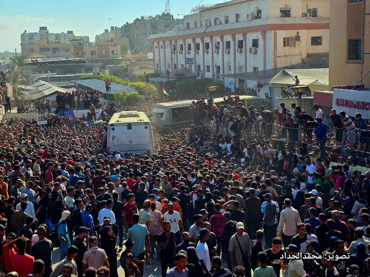 محدث بالفيديو والصور: إسرائيل تفرج عن الدفعة الثانية من الأسرى المحررين ضمن الصفقة