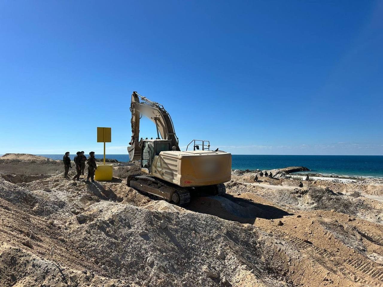 بالصور: الجيش الإسرائيلي يبدأ بتحديد الخط الأصفر لوقف إطلاق النار في غزة