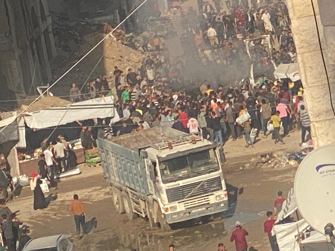 بالفيديو والصور: شهداء وإصابات في غارة إسرائيلية على مركبة غرب مدينة غزة