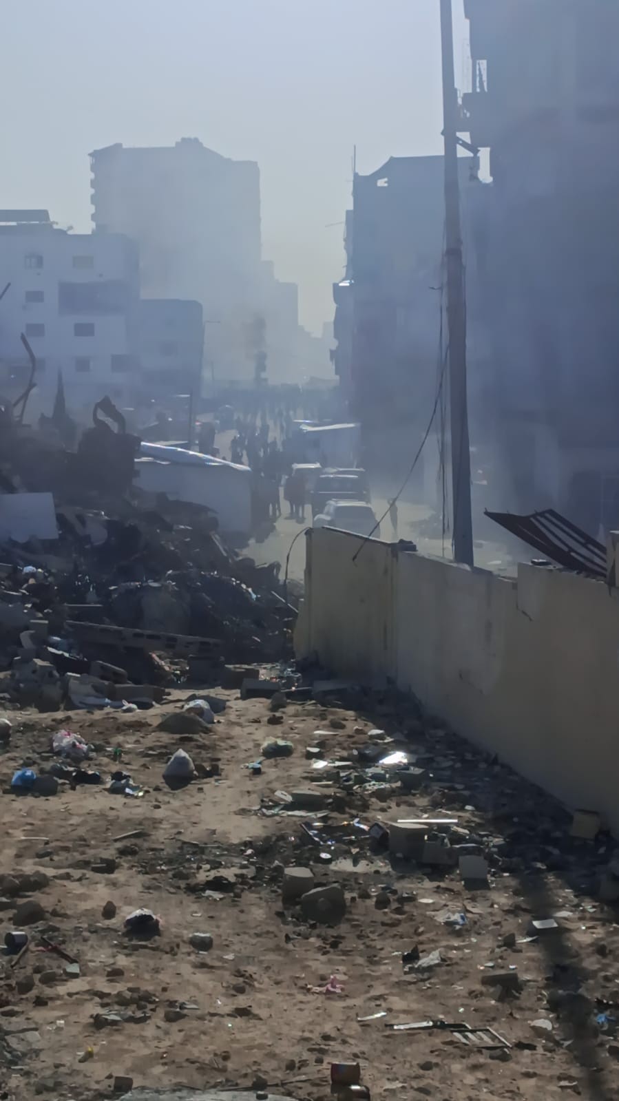 بالفيديو والصور: شهداء وإصابات في غارة إسرائيلية على مركبة غرب مدينة غزة