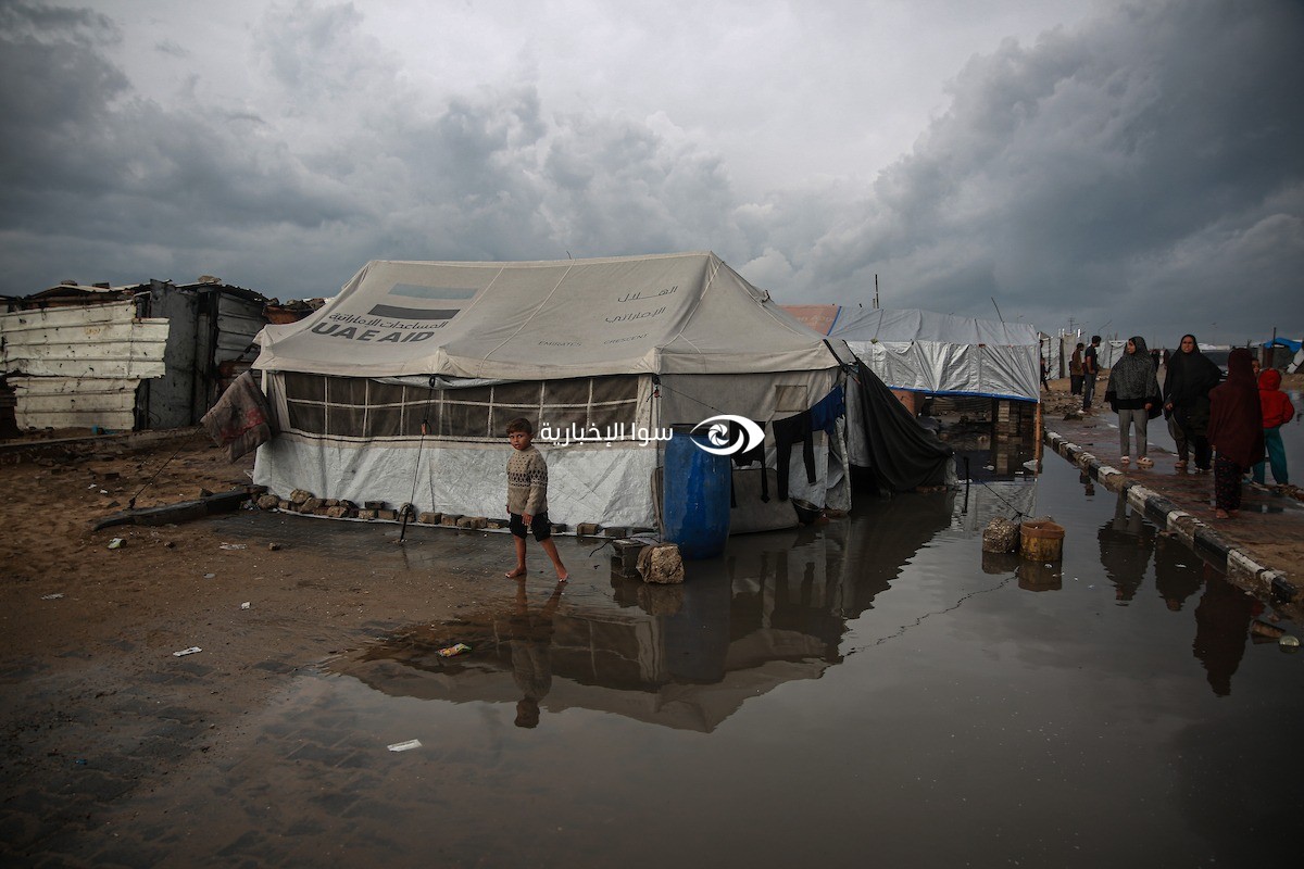 الأمطار تغرق خيام النازحين بغزة والدفاع المدني يطلق نداء استغاثة عاجل