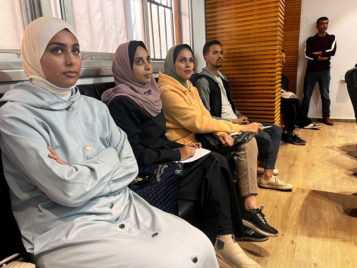 بالصور: بيت الصحافة وسوبر نوفا يفتتحان برنامج صوت غزة