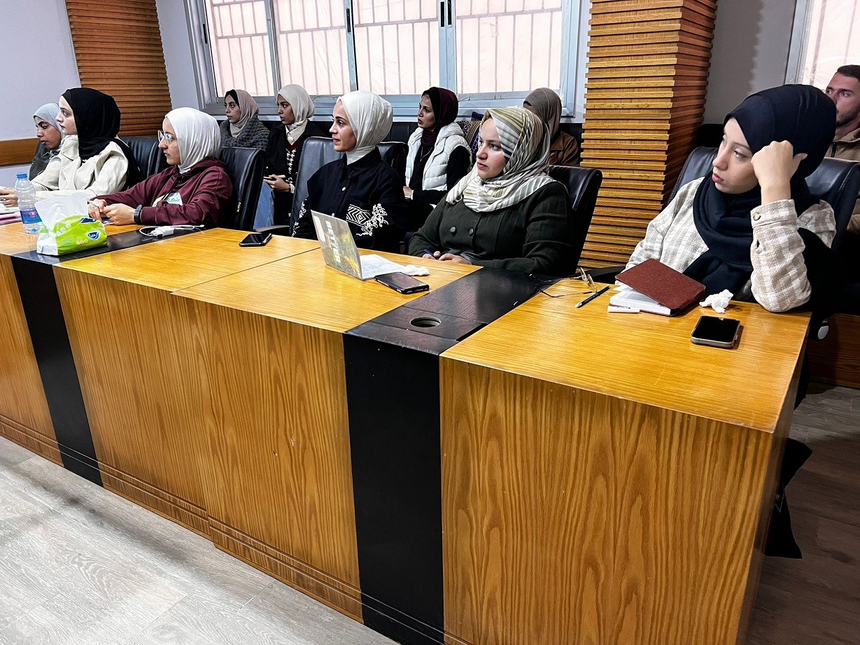 بالصور: بيت الصحافة وسوبر نوفا يفتتحان برنامج صوت غزة