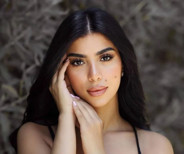 الممثلة كارولين عزمي.webp