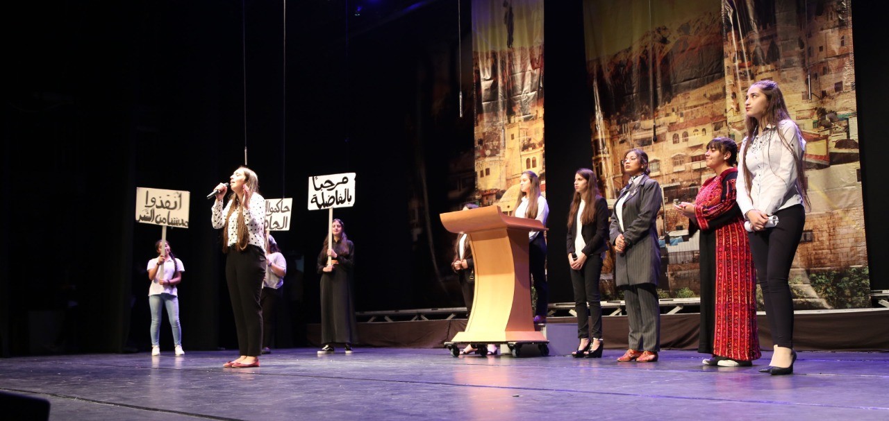 التربية تحتفي بإبداع طالبات مدرسة راهبات الوردية عبر عرض ميراث الريح (3).jpeg