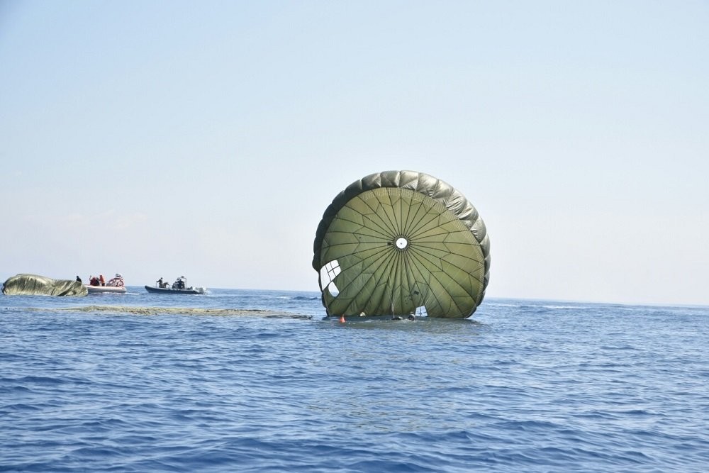 Dq5RWf4WsAAZxrR - Copy.jpg