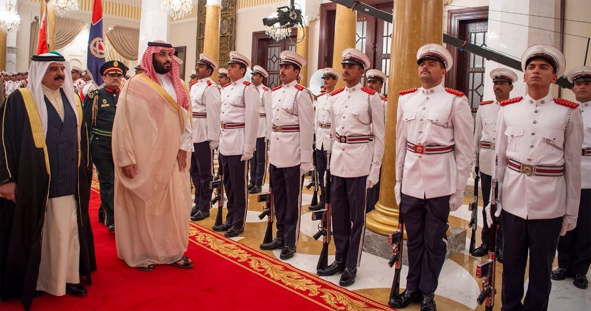 ملك البحرين وولي العهد السعودي 25 3.jpg
