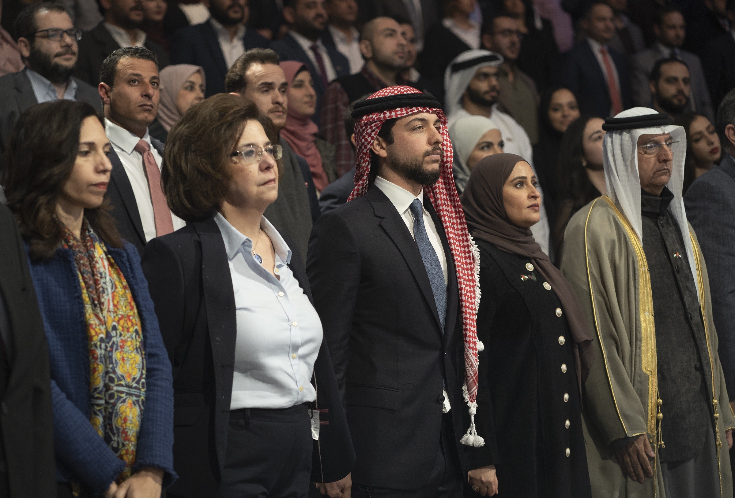 ولي عهد الأردن يشهد حفل التكريم بحضور عهود الرومي ومسؤولين من الإمارات والأردن.jpg