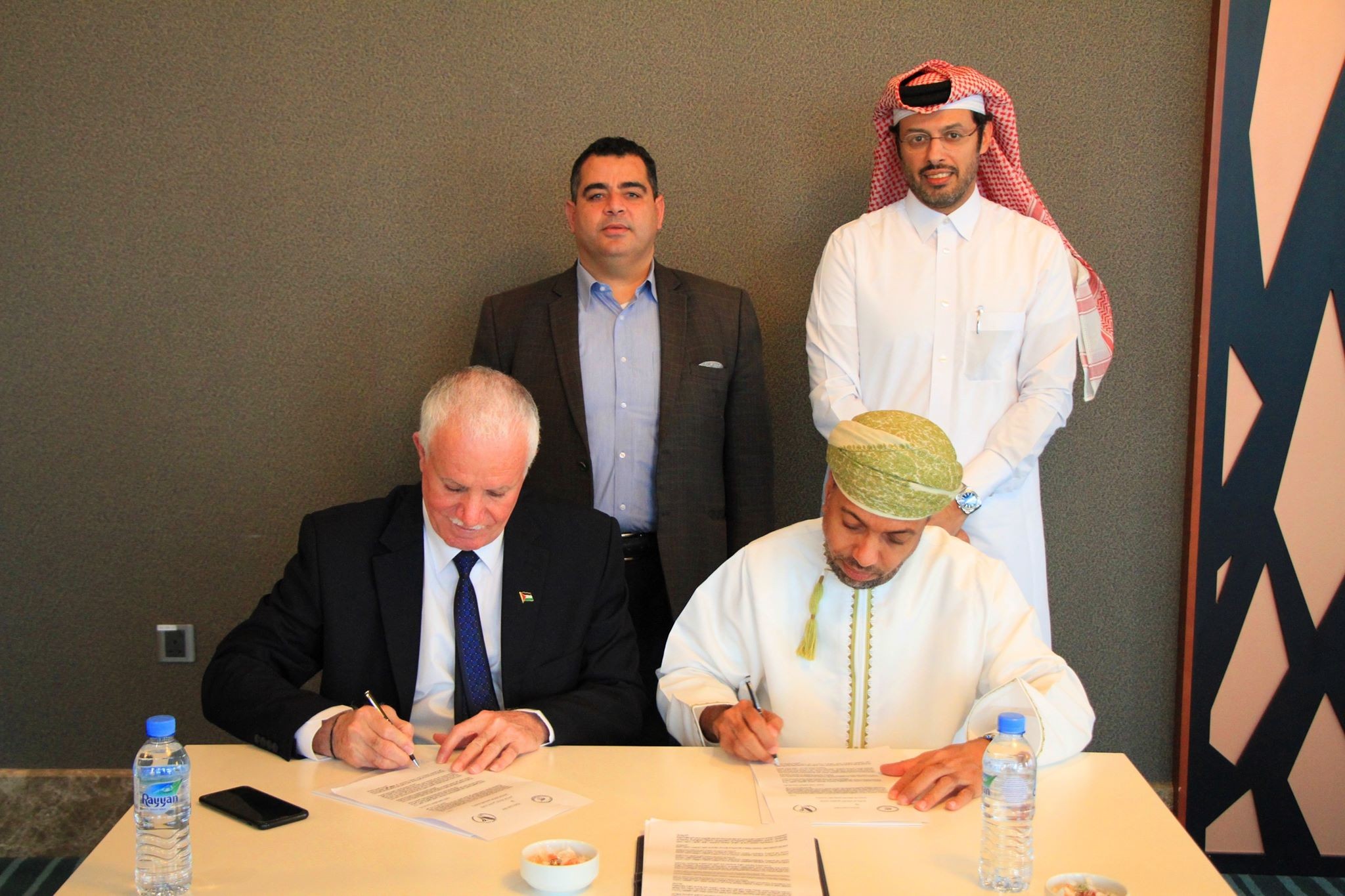 توقيع الاتفاقية مع اتحاد الخليج1.jpg