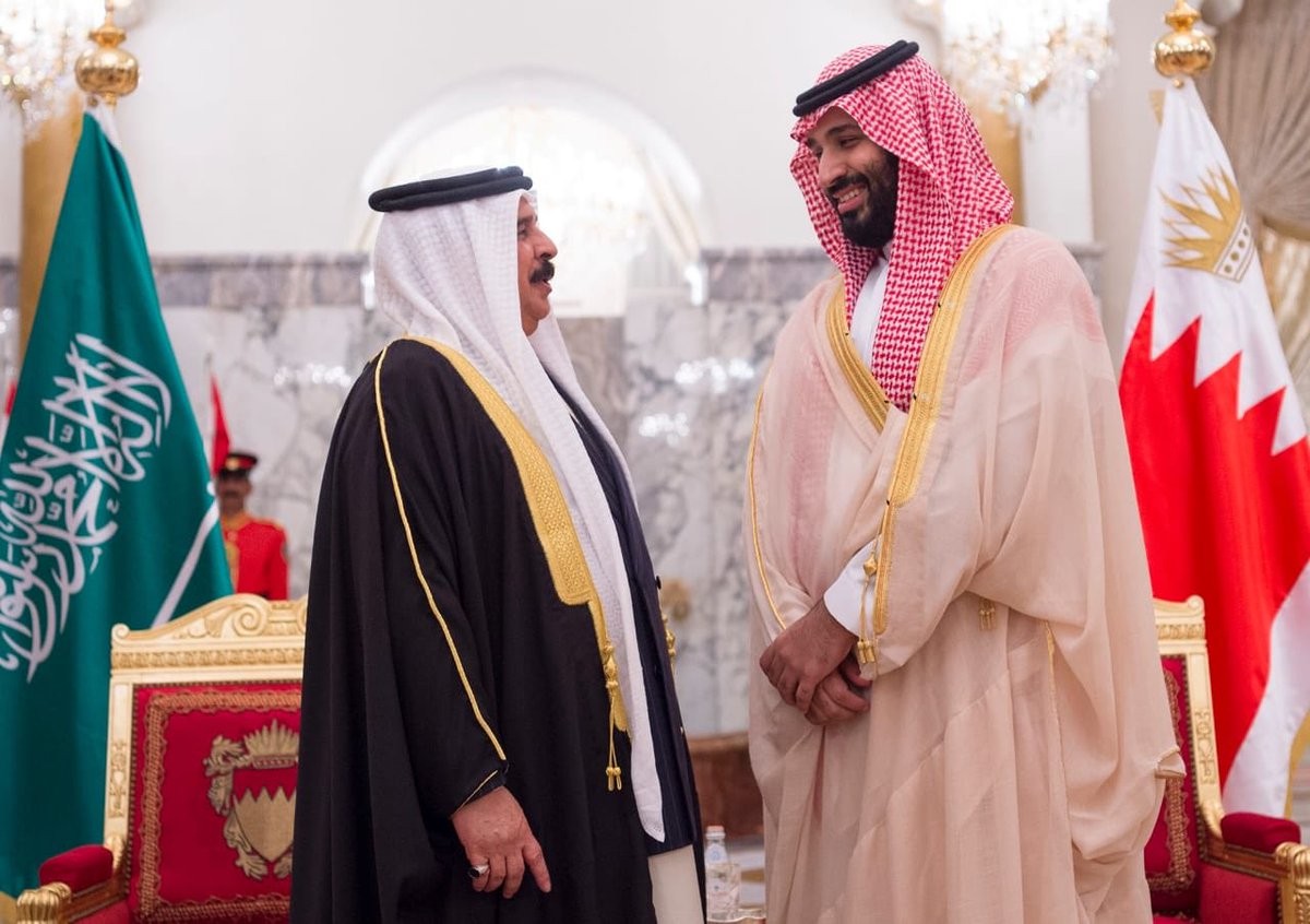 ملك البحرين وولي العهد السعودي 2 3.jpg