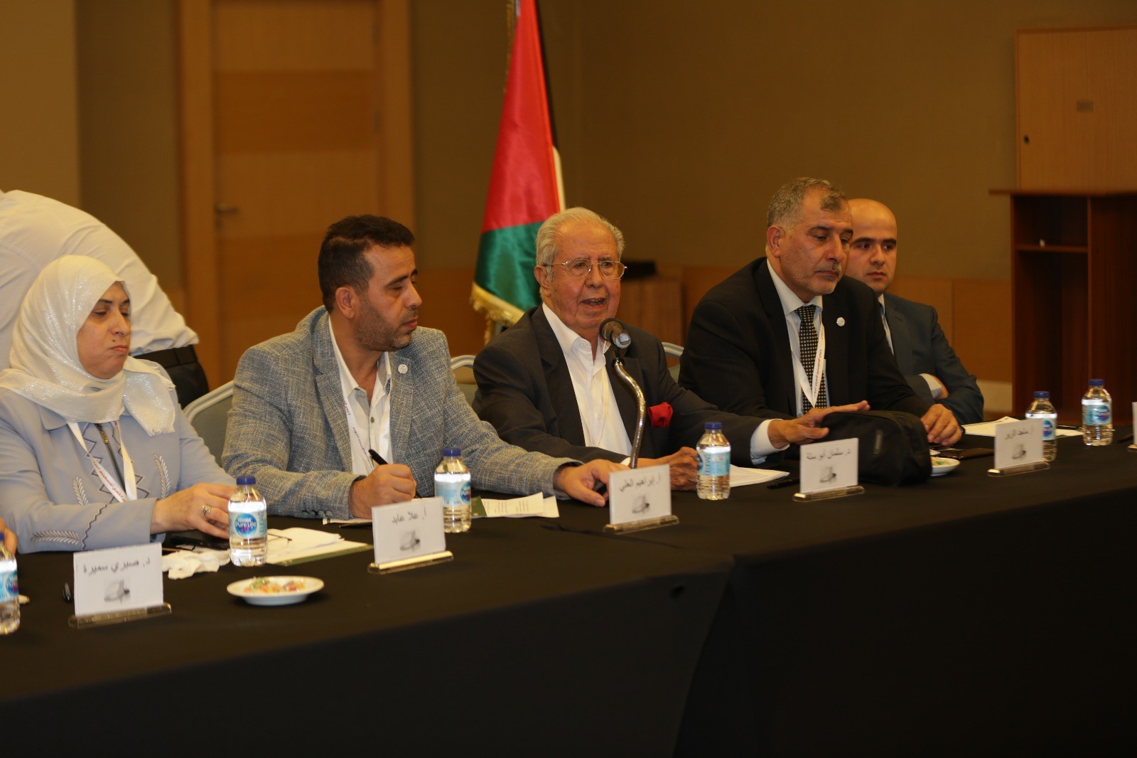 ندوة اللاجئين 1.jpg