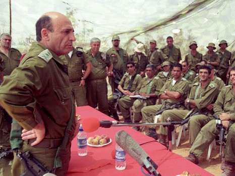 شاؤول موفاز رئيس أركان جيش الاحتلال الإسرائيلي الأسبق.jpg