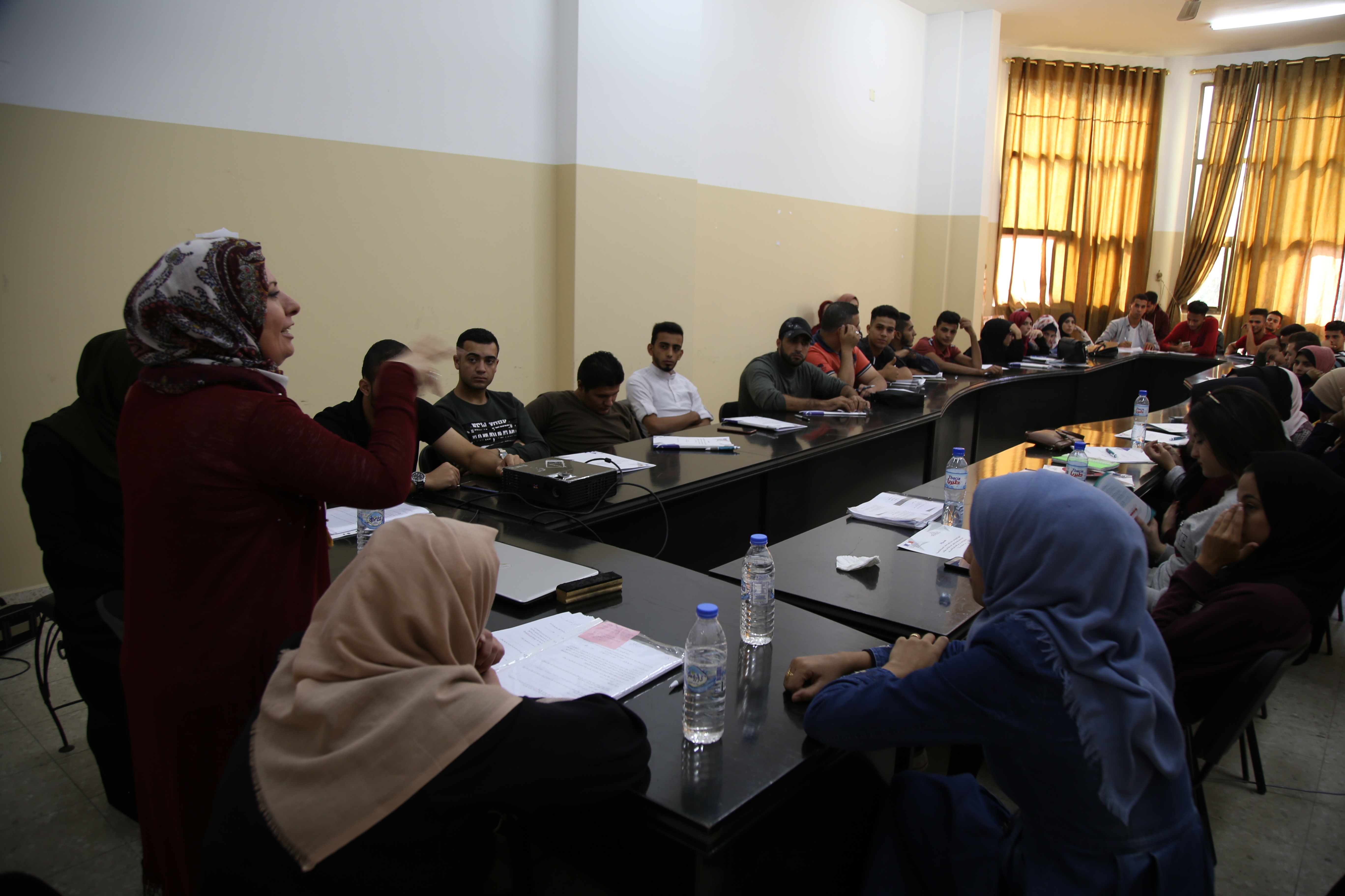 برنامج غزة للصحة النفسية يعقد لقاءين جماهيريين لطلبة جامعة فلسطين-3.JPG