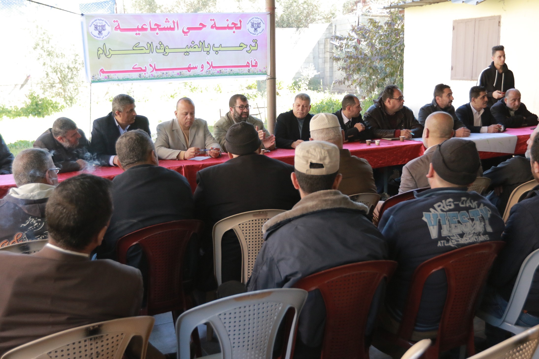 بلدية غزة تناقش مع أهالي الشجاعية مشروع إعادة تأهيل شارع المنصورة  (38).JPG