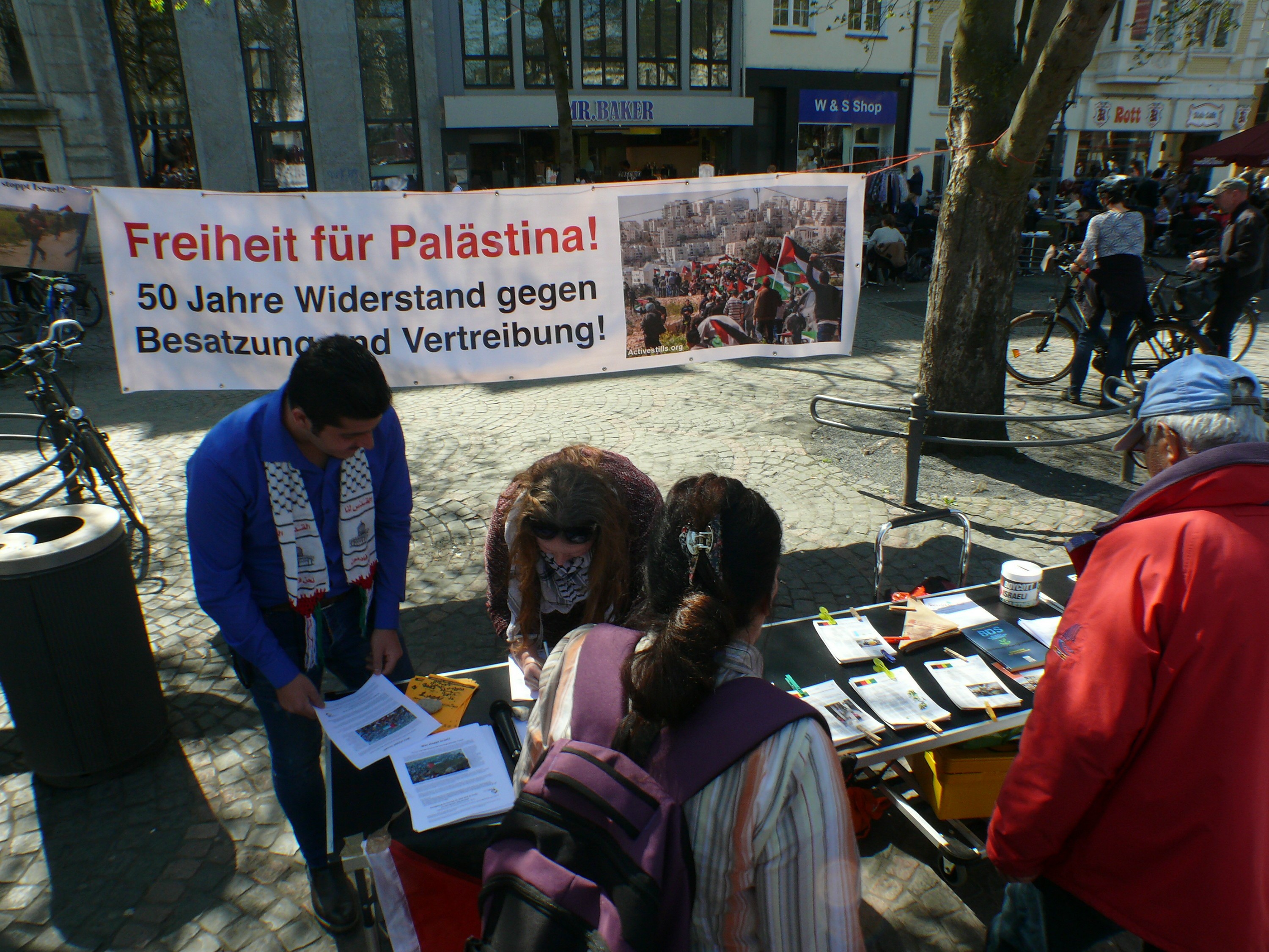تحت شعار من يوقف إسرائيل ؟ تظاهرة كبيرة في الساحة الرئيسية في مدينة بون الألمانية3.jpg