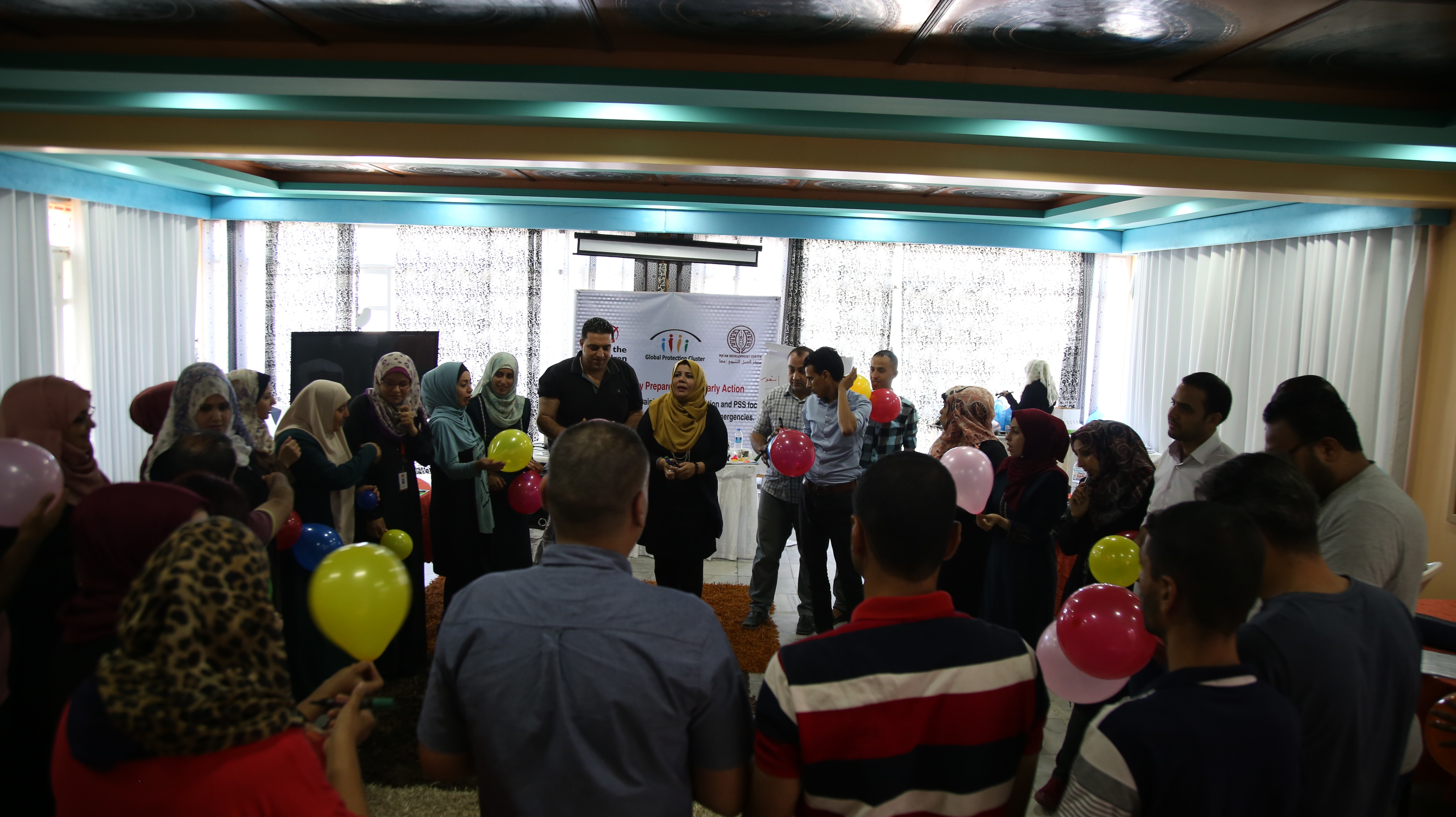 برنامج غزة يختتم ثلاث دورات تدريبية بعنوان الاسعافات الأولية النفسية للبالغين -2.JPG