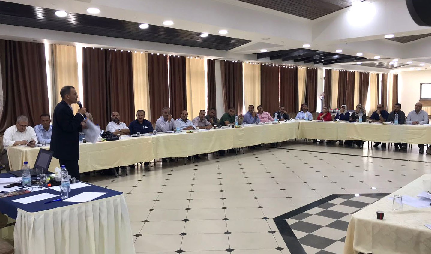 التربية تناقش نظام التحويل والتدخل مع المدارس الأكثر عرضة لانتهاكات الاحتلال 2018-8-5 (3).jpeg