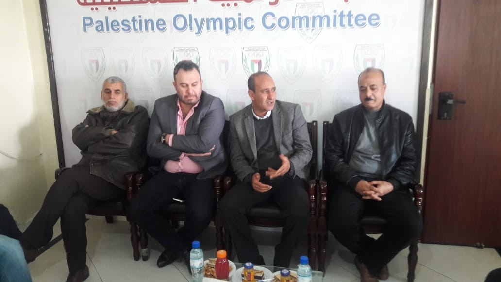 المكتب التنفيذي اللجنة الاولمبية يكرم أبطال غزة الرياضي لرفع الأثقال المشاركين في بطولة غرب آسيا.jpg