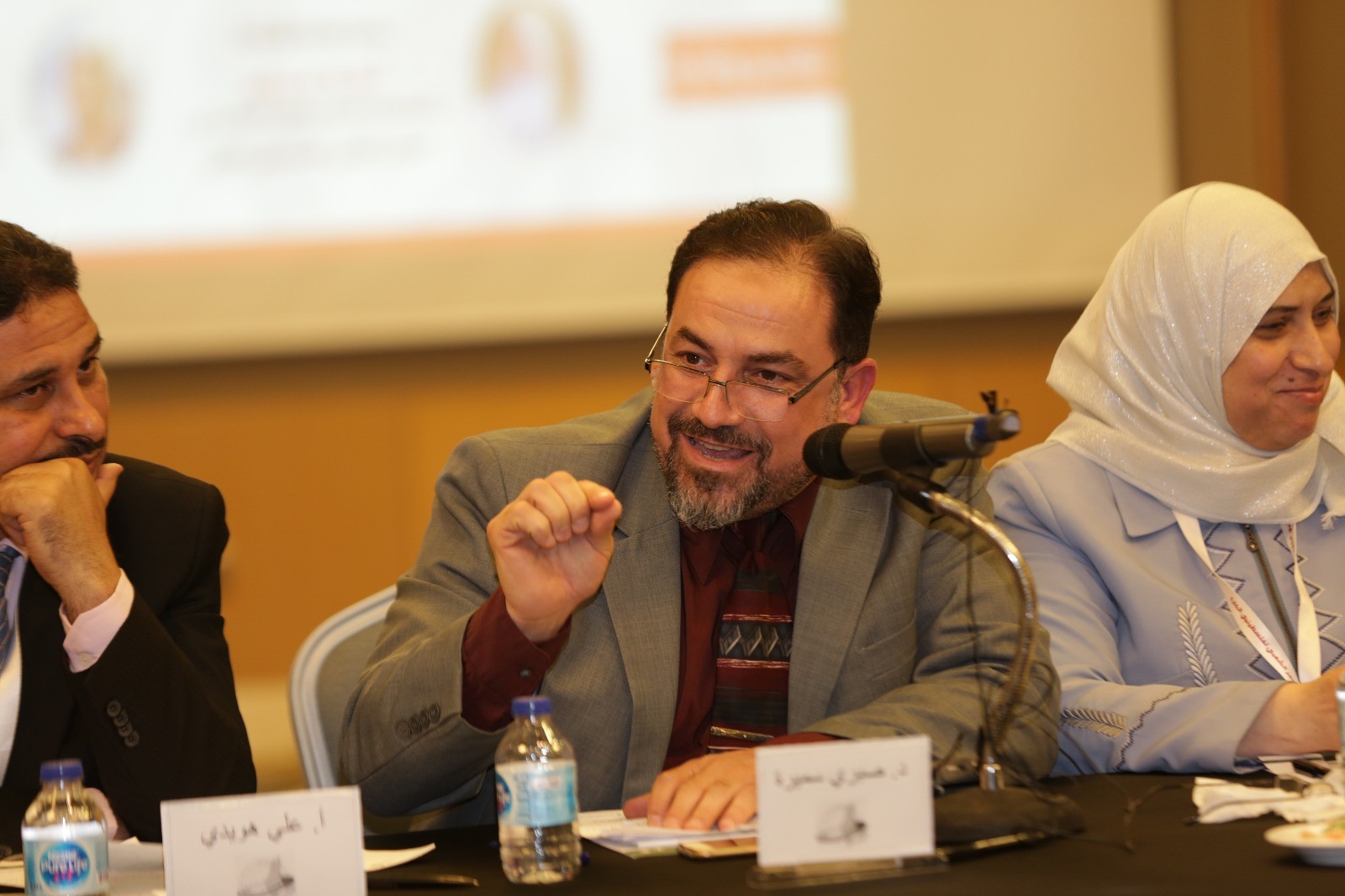 د. صبري سميرة.jpg